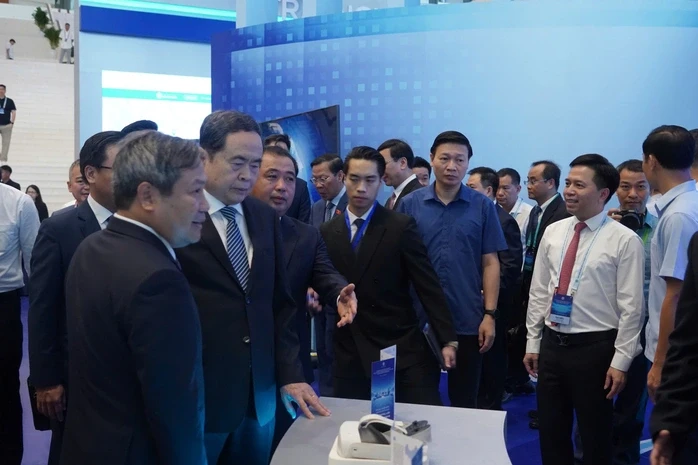 Hà Nội công bố Quy hoạch tổng thể Thủ đô tầm nhìn 100 năm Hà Nội công bố Quy hoạch tổng thể Thủ đô tầm nhìn 100 năm