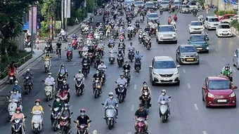 Hà Nội hỗ trợ tối đa 20 triệu đồng cho hộ nghèo chuyển đổi xe xanh
