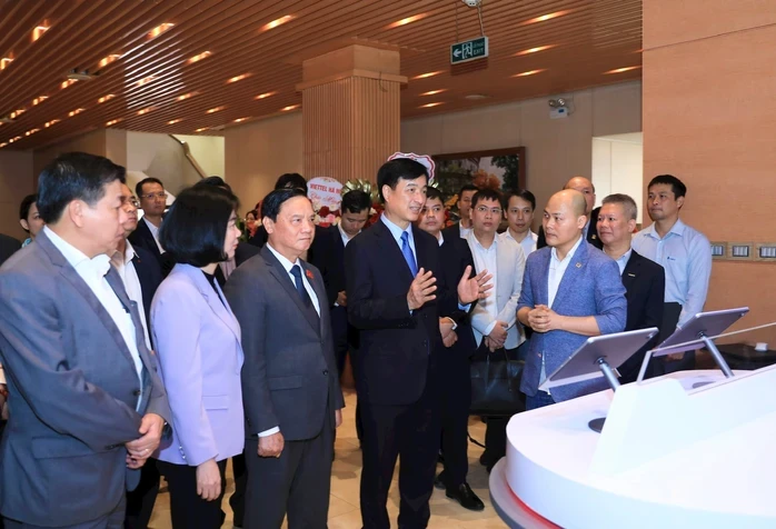 Hà Nội khai trương nền tảng điều hành tập trung "Một điểm đến của mọi nhiệm vụ" Hà Nội khai trương nền tảng điều hành tập trung "Một điểm đến của mọi nhiệm vụ"