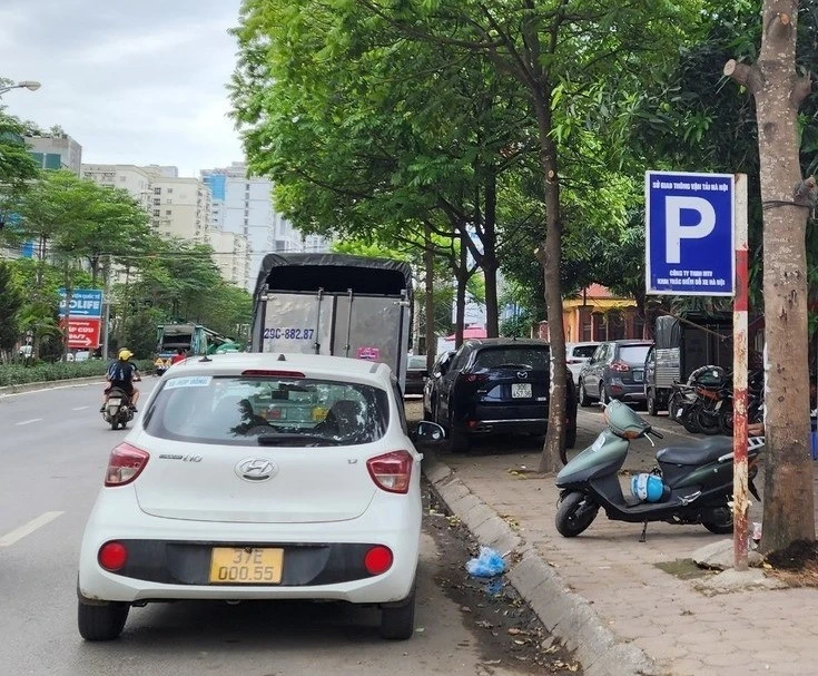 Hà Nội tăng phí trông xe đến 2 lần, 12 tuyến phố thu 50 nghìn đồng/giờ Hà Nội tăng phí trông xe đến 2 lần, 12 tuyến phố thu 50 nghìn đồng/giờ