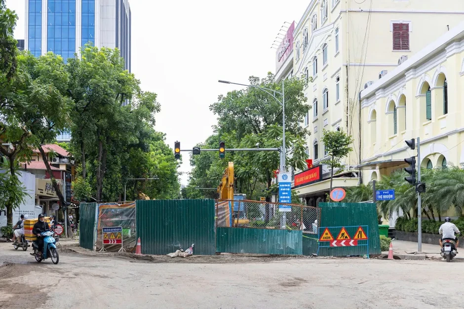 Hà Nội tăng tốc chống ngập, nhiều tuyến phố được hoàn trả khang trang Hà Nội tăng tốc chống ngập, nhiều tuyến phố được hoàn trả khang trang