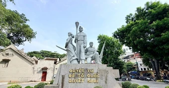 Hà Nội thông tin việc di dời tượng đài 'Quyết tử để Tổ quốc quyết sinh'