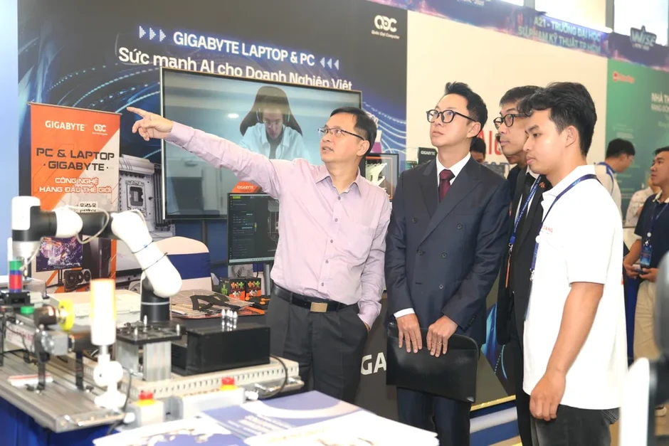 Hình thành những thiết chế đủ năng lực dẫn dắt tăng trưởng