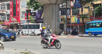 Hôm nay miền Bắc, miền Trung như 'chảo lửa', nắng nóng gay gắt kéo dài đến khi nào?