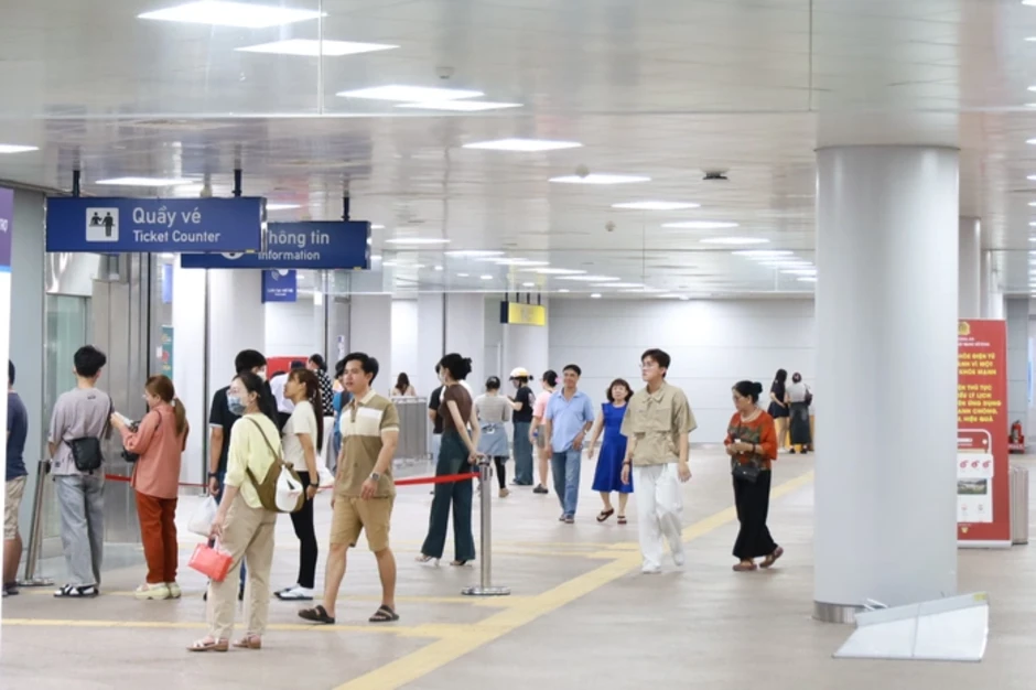 Hơn nửa triệu lượt khách đi metro Bến Thành - Suối Tiên dịp Tết Bính Ngọ Hơn nửa triệu lượt khách đi metro Bến Thành - Suối Tiên dịp Tết Bính Ngọ