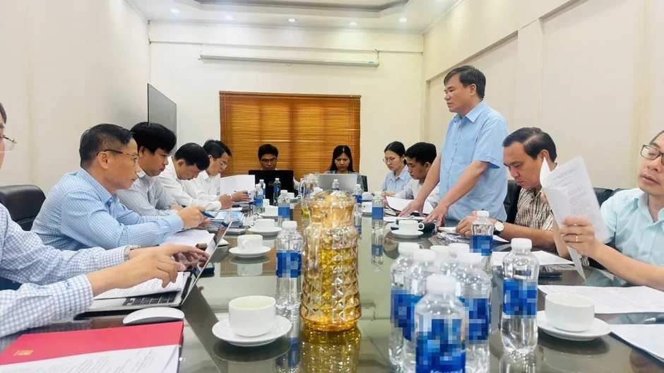 Khảo sát 3 mỏ đá, đề xuất giải pháp gỡ vướng trong khai thác vật liệu xây dựng Khảo sát 3 mỏ đá, đề xuất giải pháp gỡ vướng trong khai thác vật liệu xây dựng
