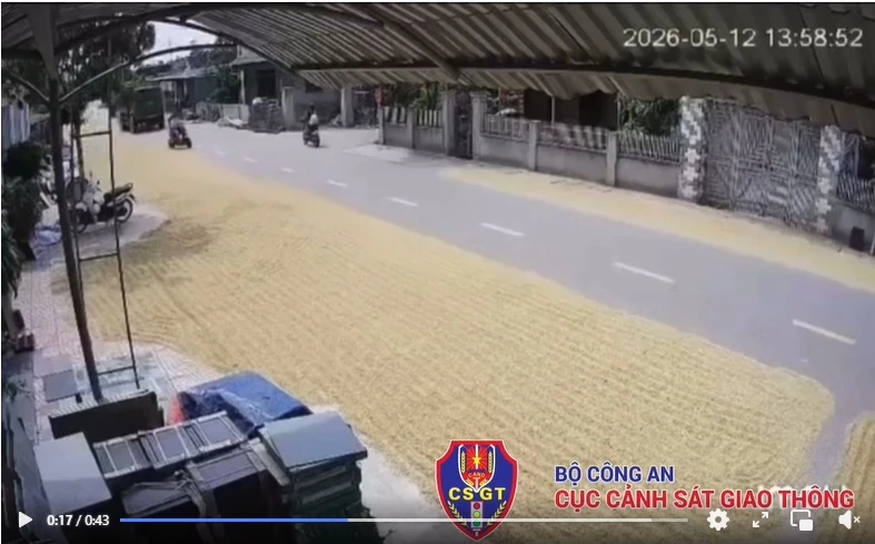 Khởi tố người phụ nữ phơi thóc ra đường: Cục CSGT cảnh báo Khởi tố người phụ nữ phơi thóc ra đường: Cục CSGT cảnh báo