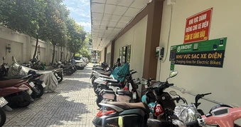 Không bắt buộc chung cư cũ bố trí chỗ để xe điện và trạm sạc