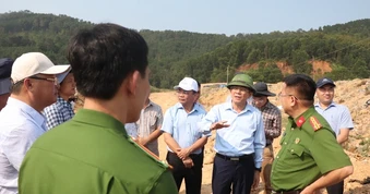 Lãnh đạo Đà Nẵng: Cần sự chia sẻ, hy sinh lợi ích của người dân gần khu xử lý rác