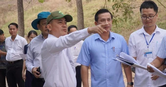 Lãnh đạo tỉnh Đồng Nai khảo sát điểm xây nhà tang lễ, trường học và giao thông phường Trảng Dài