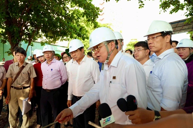 Lãnh đạo TPHCM chỉ đạo gỡ vướng 2 dự án cải tạo kênh rạch trọng điểm Lãnh đạo TPHCM chỉ đạo gỡ vướng 2 dự án cải tạo kênh rạch trọng điểm