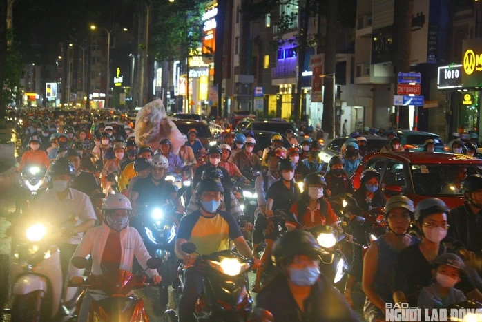 Loạt cầu vượt thép gần 1.000 tỉ giảm kẹt xe trên trục Ba Tháng Hai Loạt cầu vượt thép gần 1.000 tỉ giảm kẹt xe trên trục Ba Tháng Hai