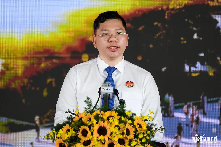 Mừng 50 năm mang tên Bác, TPHCM khởi công 8 dự án hơn 253.000 tỷ đồng Mừng 50 năm mang tên Bác, TPHCM khởi công 8 dự án hơn 253.000 tỷ đồng