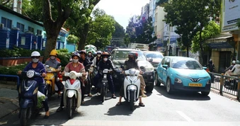 Nắng nóng diện rộng tại TPHCM và Nam Bộ, có nơi trên 37 độ C