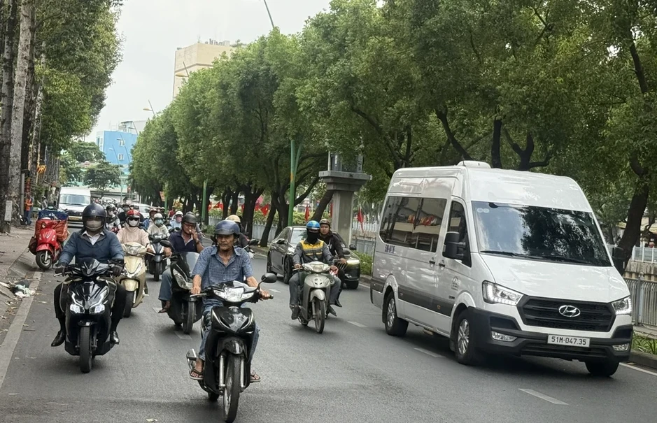Nắng nóng ở TP.HCM giảm nhiệt, khả năng có mưa dông về chiều tối Nắng nóng ở TP.HCM giảm nhiệt, khả năng có mưa dông về chiều tối