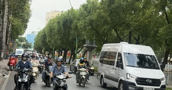 Nắng nóng ở TP.HCM giảm nhiệt, khả năng có mưa dông về chiều tối