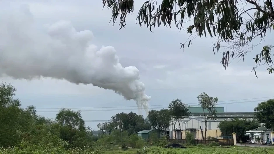 Người dân phản ánh ô nhiễm từ nhà máy viên nén gỗ, yêu cầu quan trắc môi trường Người dân phản ánh ô nhiễm từ nhà máy viên nén gỗ, yêu cầu quan trắc môi trường