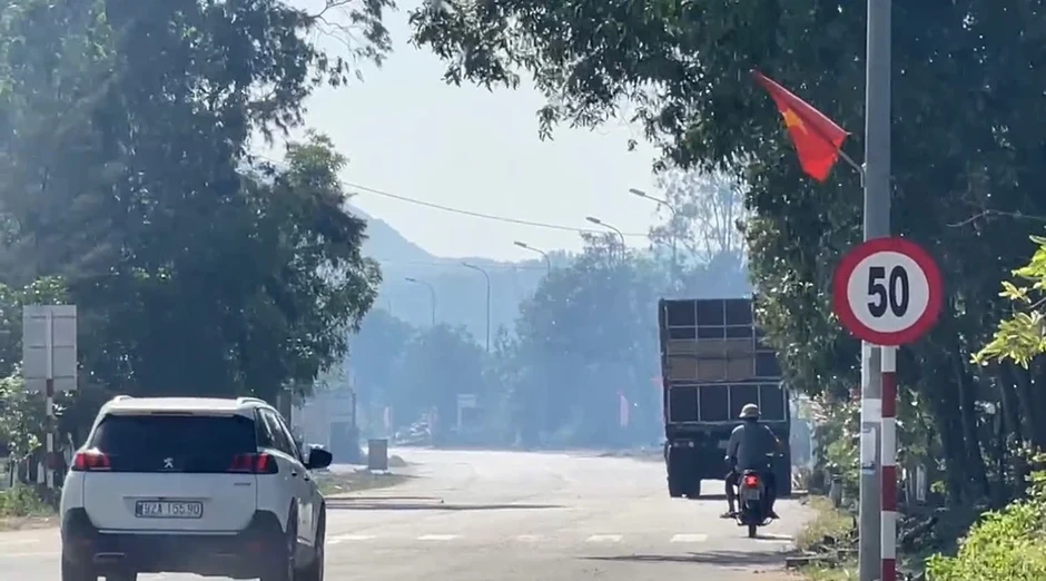 Người dân phản ánh ô nhiễm từ nhà máy viên nén gỗ, yêu cầu quan trắc môi trường Người dân phản ánh ô nhiễm từ nhà máy viên nén gỗ, yêu cầu quan trắc môi trường
