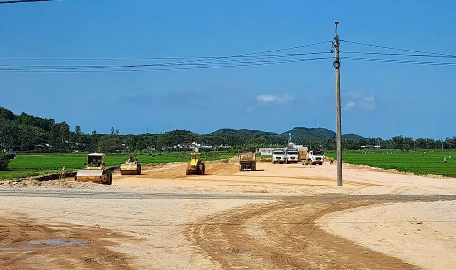 Nhiều công trình ở Quảng Ngãi chậm tiến độ, giải ngân lẹt đẹt Nhiều công trình ở Quảng Ngãi chậm tiến độ, giải ngân lẹt đẹt