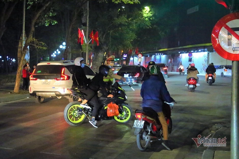 Nhiều lực lượng công an ở Hà Nội được hỗ trợ 5 triệu đồng/tháng Nhiều lực lượng công an ở Hà Nội được hỗ trợ 5 triệu đồng/tháng