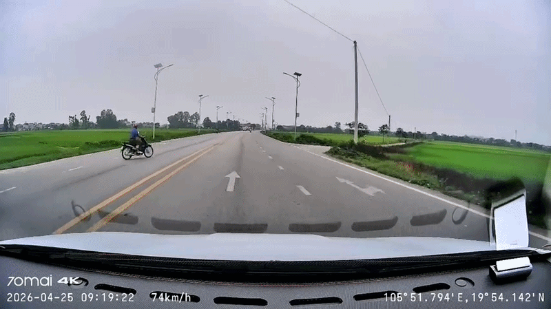 Ô tô húc bay xe máy xuống ruộng: Cục CSGT nêu lý do khẳng định tài xế không có lỗi
