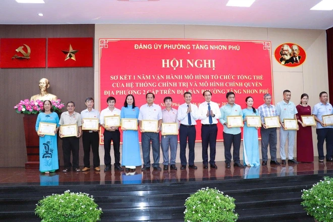 Phường Tăng Nhơn Phú vận hành chính quyền địa phương 2 cấp: Bộ máy tinh gọn, chuyển đổi số mạnh mẽ Phường Tăng Nhơn Phú vận hành chính quyền địa phương 2 cấp: Bộ máy tinh gọn, chuyển đổi số mạnh mẽ