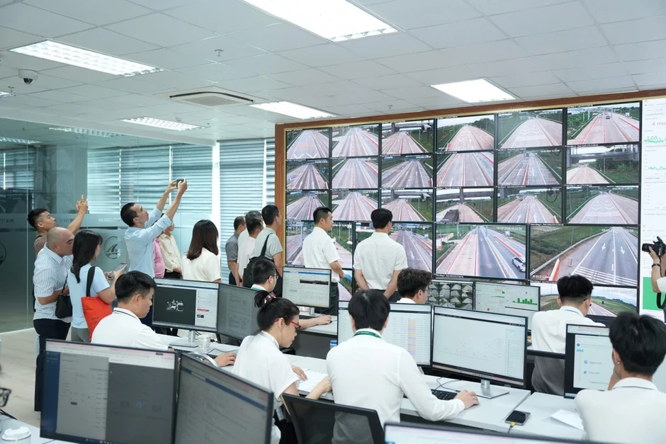 Sẽ gắn cảm biến để ngăn tình trạng mất chóp nón trên đường bộ cao tốc Bắc - Nam