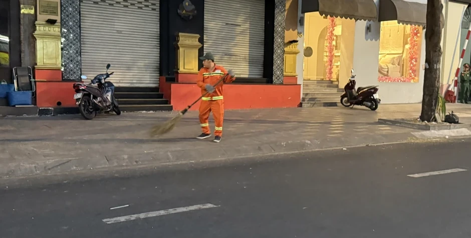 Sở Xây dựng TP.HCM yêu cầu không để rác tồn đọng trên vỉa hè, mặt đường Sở Xây dựng TP.HCM yêu cầu không để rác tồn đọng trên vỉa hè, mặt đường