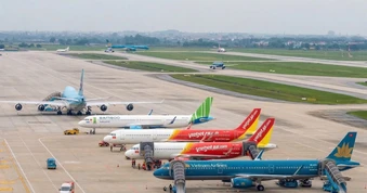 Tăng mức bồi thường chuyến bay chậm lên 25%: Hành khách và các hãng nói gì ?