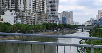 Thành phố tiếp tục vươn cao, bay xa
