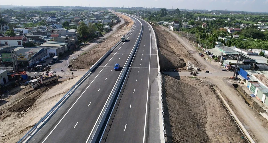 Thông xe toàn tuyến cao tốc Biên Hòa - Vũng Tàu, chỉ xe dưới 9 được lưu thông Thông xe toàn tuyến cao tốc Biên Hòa - Vũng Tàu, chỉ xe dưới 9 được lưu thông
