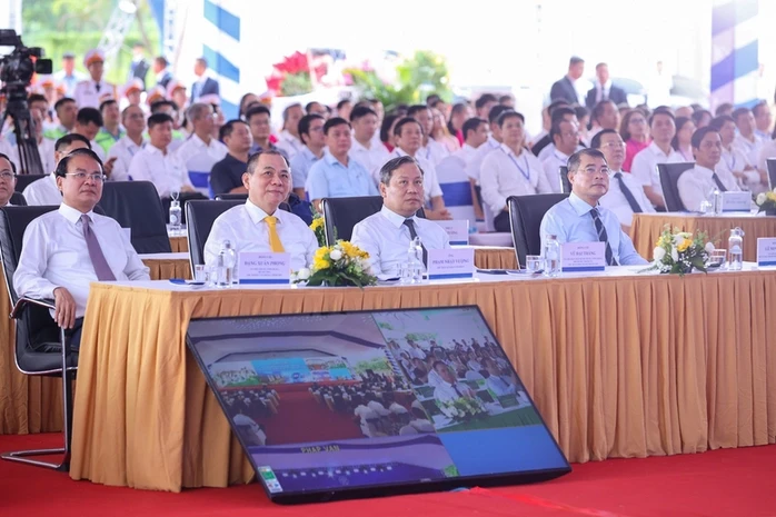 Thủ tướng dự lễ khởi công 5 tuyến đường sắt, 3 dự án nhà ở cho thuê ở Hà Nội Thủ tướng dự lễ khởi công 5 tuyến đường sắt, 3 dự án nhà ở cho thuê ở Hà Nội