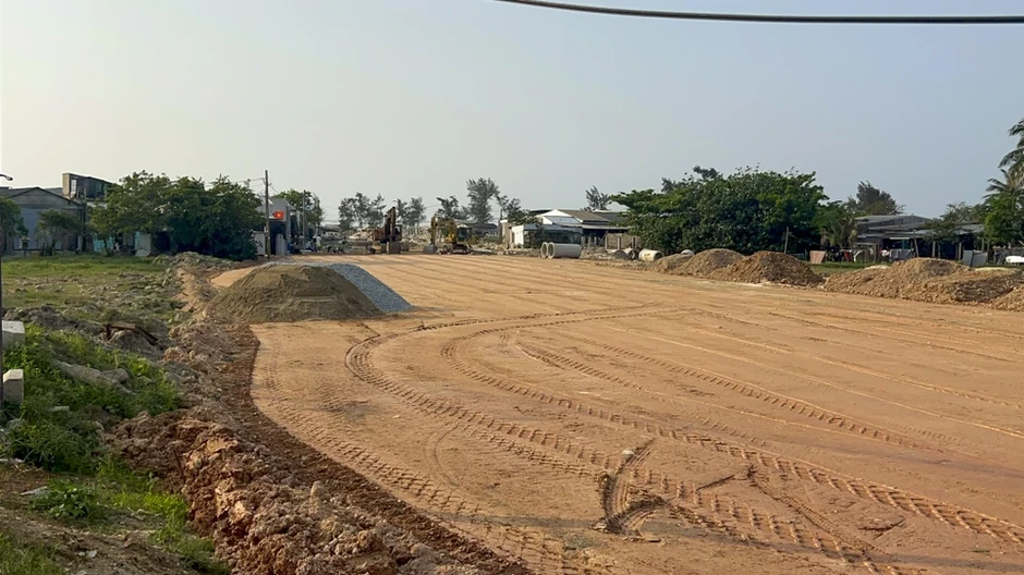 Toàn cảnh cầu vượt cửa biển dài nhất miền Trung trước ngày thông xe Toàn cảnh cầu vượt cửa biển dài nhất miền Trung trước ngày thông xe