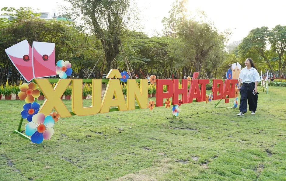 TP.HCM sẽ tiếp tục duy trì cảnh quan ở 11 khu đất trống sau khi chỉnh trang trước Tết TP.HCM sẽ tiếp tục duy trì cảnh quan ở 11 khu đất trống sau khi chỉnh trang trước Tết
