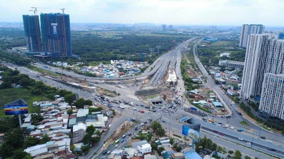 TP.HCM: Tăng cường cập nhật hướng dẫn giao thông tại các nút giao mới TP.HCM: Tăng cường cập nhật hướng dẫn giao thông tại các nút giao mới