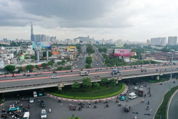 TPHCM thúc tiến độ đường ven sông Sài Gòn 9.500 tỉ đồng TPHCM thúc tiến độ đường ven sông Sài Gòn 9.500 tỉ đồng