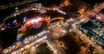 Từ sức nóng của show nhạc nước vạn người đến 'cú hích' lộ diện 5 tòa tháp biểu tượng tại Regal Legend