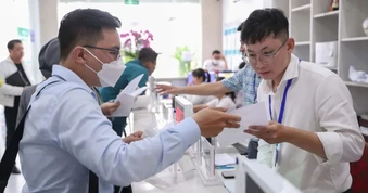 Xã hội hóa hỗ trợ, không trao quyền lực công