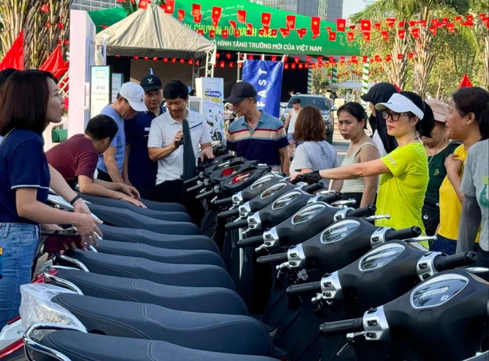 Xe điện ngày càng hút khách, nhiều người quyết bán xe xăng Xe điện ngày càng hút khách, nhiều người quyết bán xe xăng