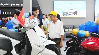 Xe máy điện vào cuộc đua mới