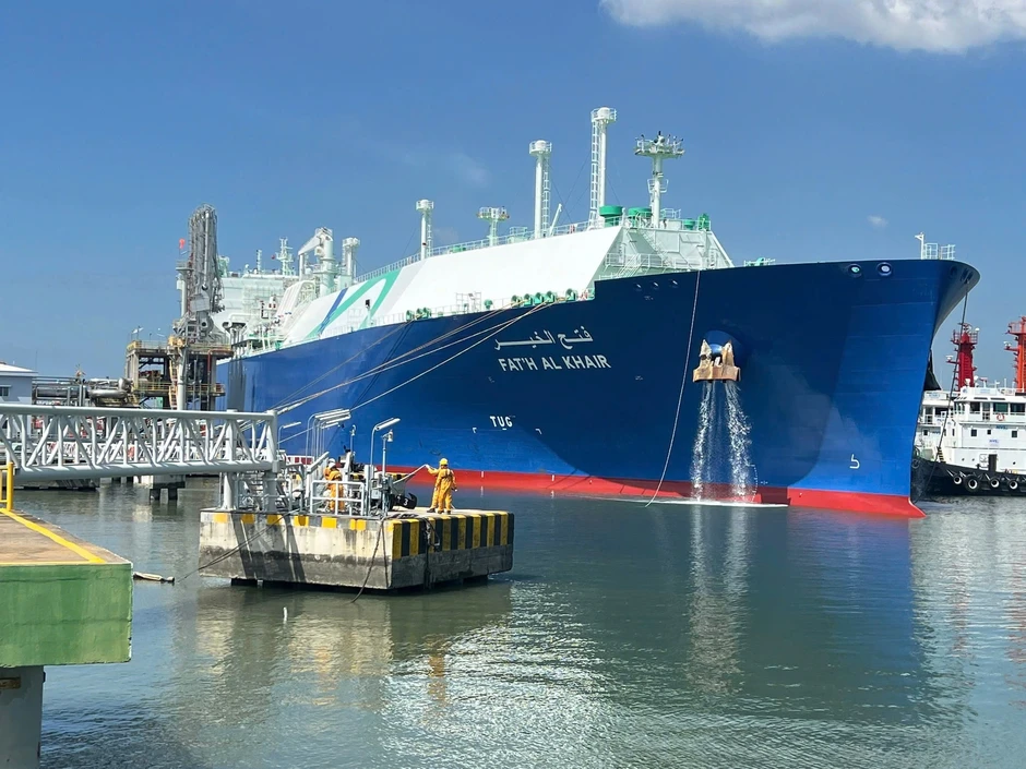 63.000 tấn LNG vượt eo biển Hormuz đã cập cảng TPHCM 63.000 tấn LNG vượt eo biển Hormuz đã cập cảng TPHCM