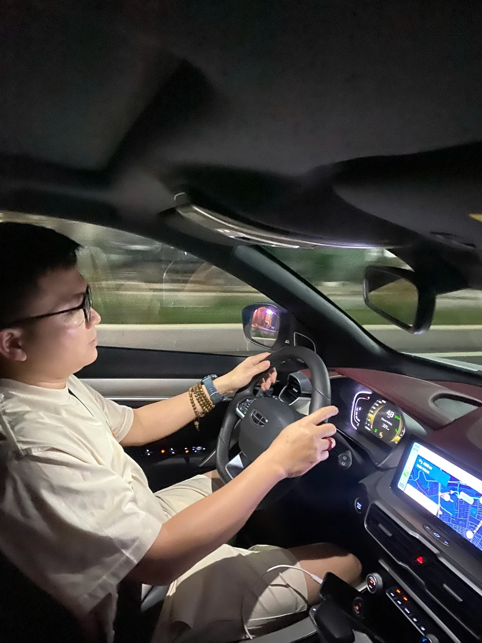 9X Hà Nội cầm lái Geely Coolray - khi công nghệ an toàn là ưu tiên 9X Hà Nội cầm lái Geely Coolray - khi công nghệ an toàn là ưu tiên