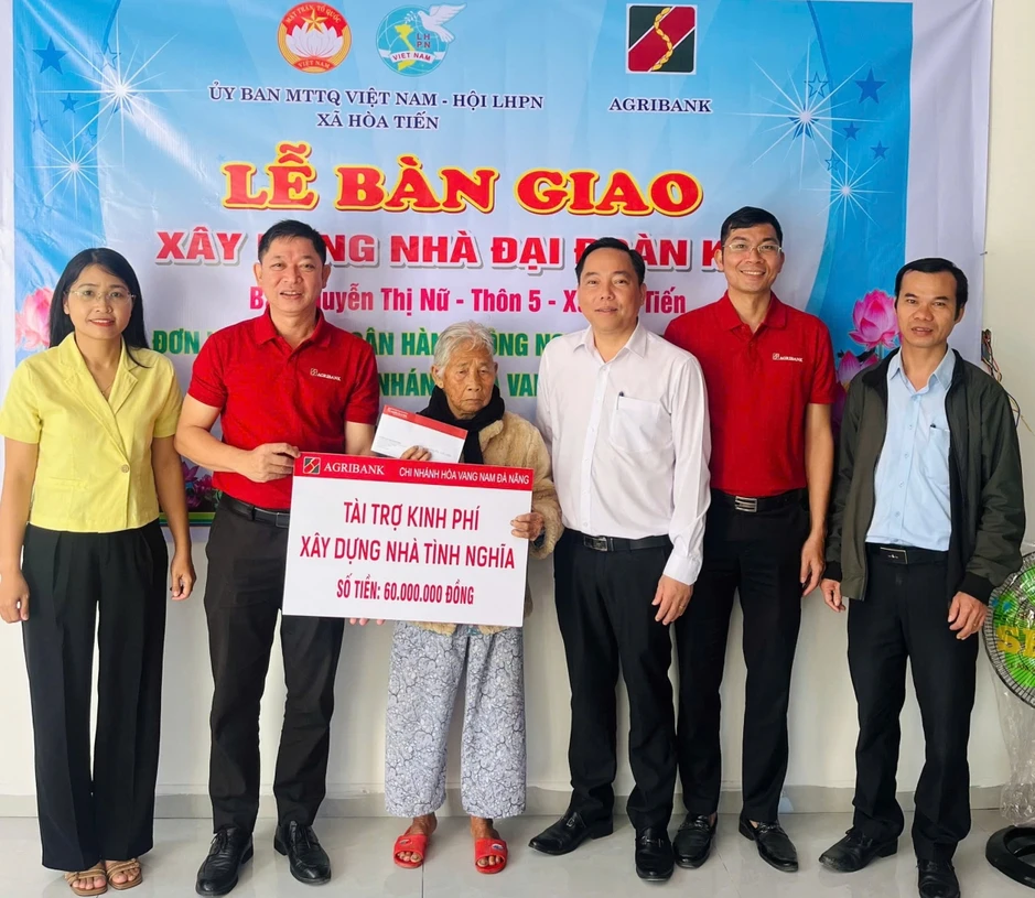 Agribank Hòa Vang-Nam Đà Nẵng xây dựng mái ấm cho người nghèo