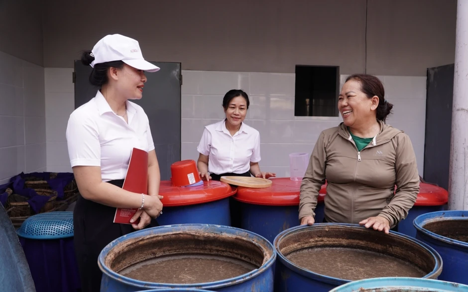 Agribank Quảng Bình: Hỗ trợ ngư dân làm giàu từ biển Agribank Quảng Bình: Hỗ trợ ngư dân làm giàu từ biển