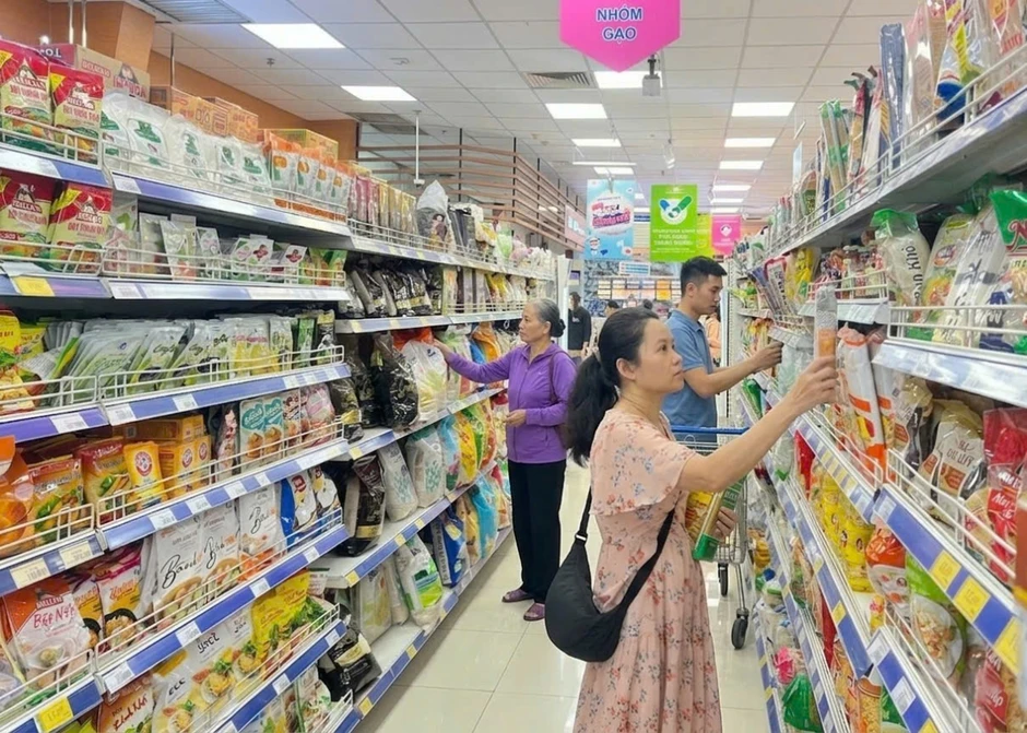 Áp lực chi phí tăng, siêu thị đẩy mạnh khuyến mãi 50% để giữ nhịp giá thị trường Áp lực chi phí tăng, siêu thị đẩy mạnh khuyến mãi 50% để giữ nhịp giá thị trường