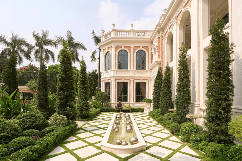 Ban tổ chức trao giải Asia’s Most Influential Designer 2026 cho Nhà thiết kế nội thất Việt Nam Quách Thái Công Ban tổ chức trao giải Asia’s Most Influential Designer 2026 cho Nhà thiết kế nội thất Việt Nam Quách Thái Công