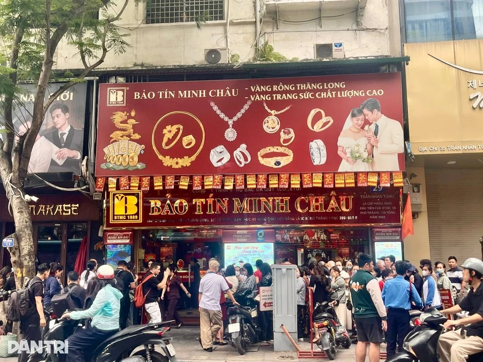 Bảo Tín Minh Châu giao dịch trở lại, khách đến nhận hàng theo giấy hẹn Bảo Tín Minh Châu giao dịch trở lại, khách đến nhận hàng theo giấy hẹn