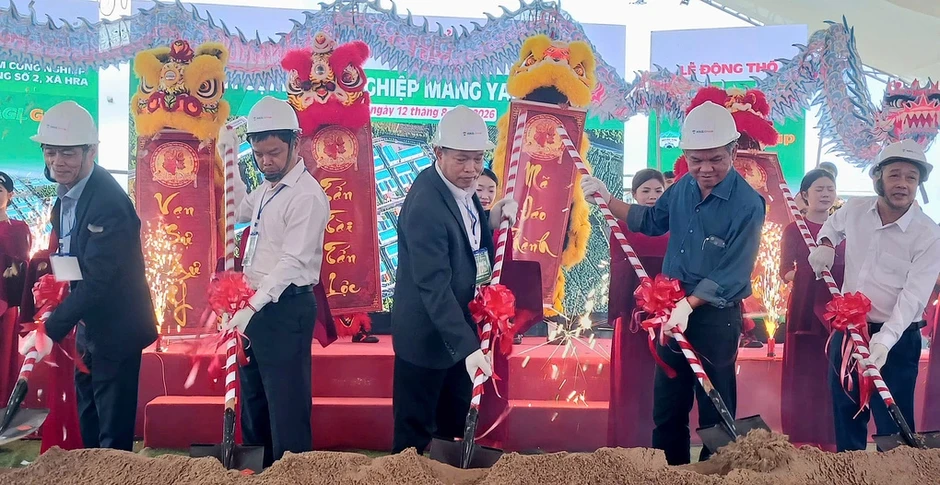 Bầu Đức lần đầu làm hạ tầng cụm công nghiệp - Báo TinVina Bầu Đức lần đầu làm hạ tầng cụm công nghiệp - Báo TinVina