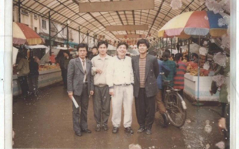 Bức ảnh thời trẻ của tỷ phú Nguyễn Thị Phương Thảo, Phạm Nhật Vượng, Trần Đình Long, Trần Bá Dương kể con đường làm giàu