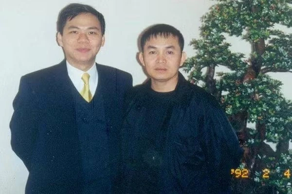Bức ảnh thời trẻ của tỷ phú Nguyễn Thị Phương Thảo, Phạm Nhật Vượng, Trần Đình Long, Trần Bá Dương kể con đường làm giàu